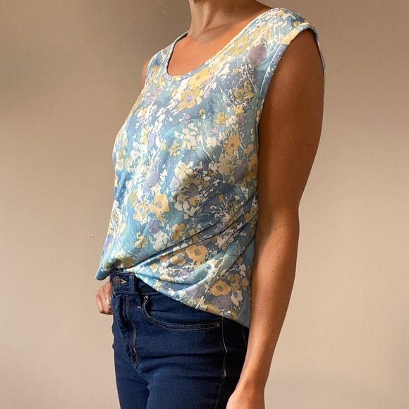 Cute Blue/Yellow Floral Tank Top - Picture 2 of 6